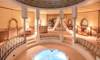 Majestuosa villa con arquitectura clásica en venta en la zona este de Marbella 790429 