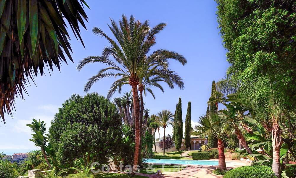 Majestuosa villa con arquitectura clásica en venta en la zona este de Marbella 790435