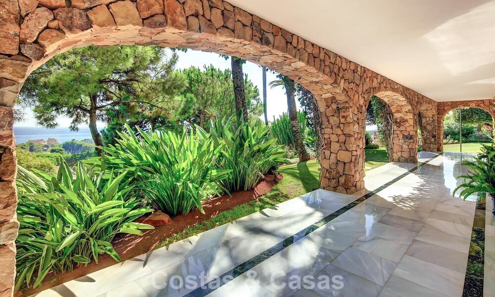 Majestuosa villa con arquitectura clásica en venta en la zona este de Marbella 790441