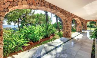 Majestuosa villa con arquitectura clásica en venta en la zona este de Marbella 790441 