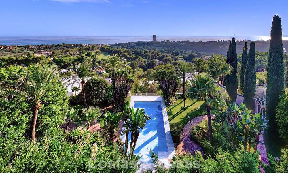 Majestuosa villa con arquitectura clásica en venta en la zona este de Marbella 790446