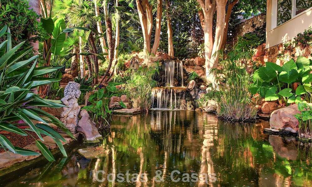 Majestuosa villa con arquitectura clásica en venta en la zona este de Marbella 790447