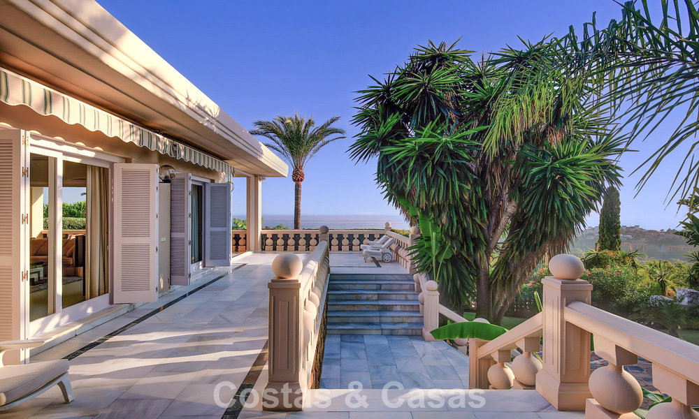 Majestuosa villa con arquitectura clásica en venta en la zona este de Marbella 790448