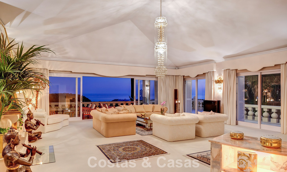 Majestuosa villa con arquitectura clásica en venta en la zona este de Marbella 790454