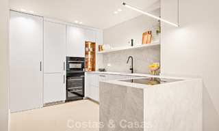 Apartamento dúplex renovado, listo para entrar a vivir, en venta con vistas a los campos de golf en La Quinta, Marbella - Benahavís 790460 