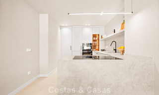 Apartamento dúplex renovado, listo para entrar a vivir, en venta con vistas a los campos de golf en La Quinta, Marbella - Benahavís 790461 