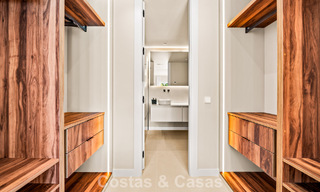 Apartamento dúplex renovado, listo para entrar a vivir, en venta con vistas a los campos de golf en La Quinta, Marbella - Benahavís 790466 