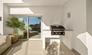 Apartamento dúplex renovado, listo para entrar a vivir, en venta con vistas a los campos de golf en La Quinta, Marbella - Benahavís 790476 