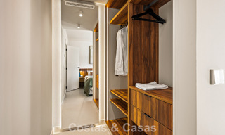 Apartamento dúplex renovado, listo para entrar a vivir, en venta con vistas a los campos de golf en La Quinta, Marbella - Benahavís 790479 