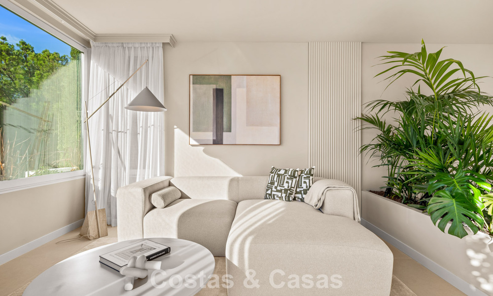 Apartamento dúplex renovado, listo para entrar a vivir, en venta con vistas a los campos de golf en La Quinta, Marbella - Benahavís 790492