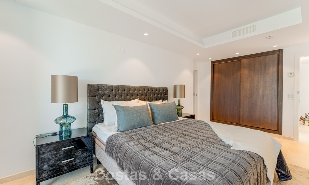 Ático dúplex amplio y renovado a pocos pasos de la playa en San Pedro, Marbella 790537