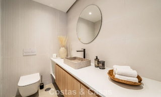 Villa de estilo mediterráneo moderno en venta a pocos minutos a pie de la playa y del centro de San Pedro, Marbella 790557 