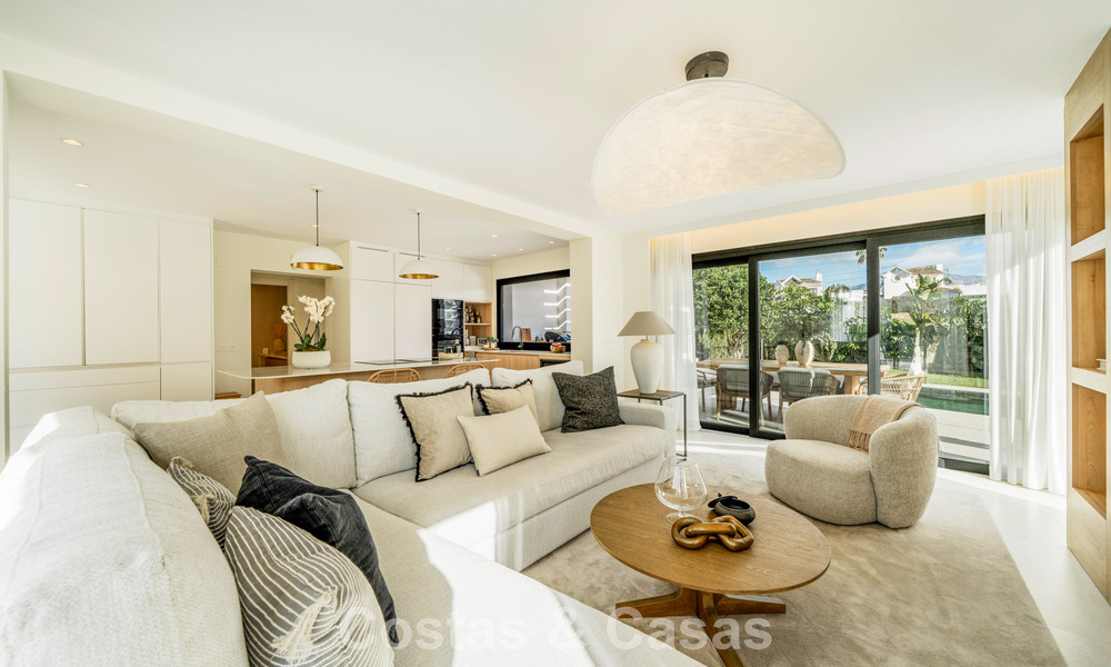Villa de estilo mediterráneo moderno en venta a pocos minutos a pie de la playa y del centro de San Pedro, Marbella 790560
