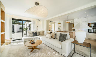 Villa de estilo mediterráneo moderno en venta a pocos minutos a pie de la playa y del centro de San Pedro, Marbella 790561 