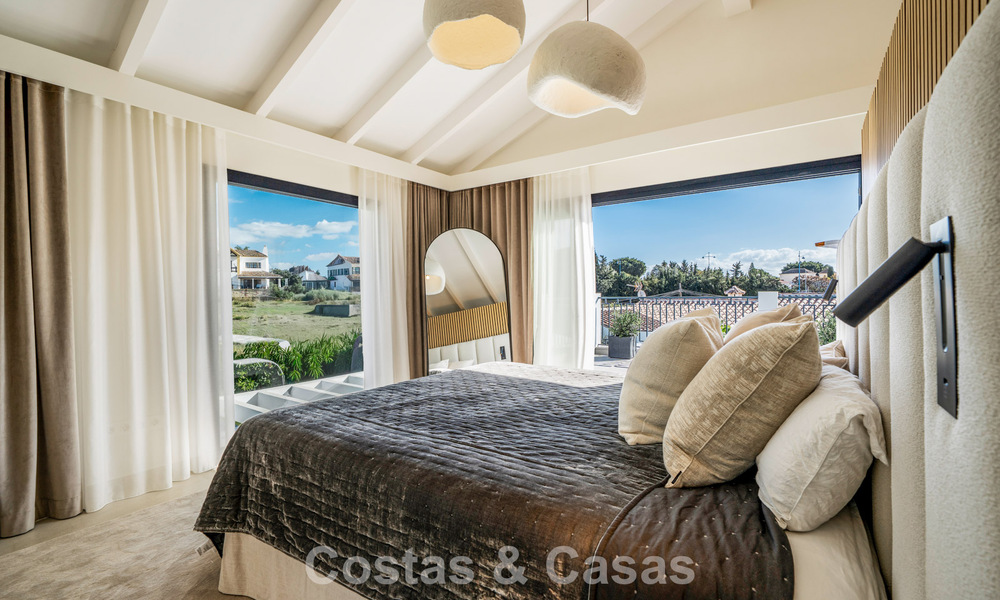 Villa de estilo mediterráneo moderno en venta a pocos minutos a pie de la playa y del centro de San Pedro, Marbella 790563