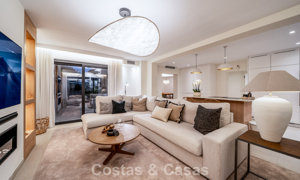 Villa de estilo mediterráneo moderno en venta a pocos minutos a pie de la playa y del centro de San Pedro, Marbella 790565