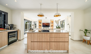 Villa de estilo mediterráneo moderno en venta a pocos minutos a pie de la playa y del centro de San Pedro, Marbella 790569 