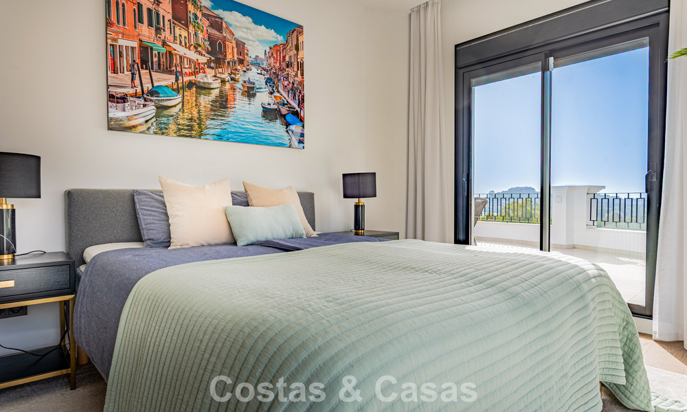 Amplia villa de lujo con vistas panorámicas al mar en venta en La Quinta, Benahavís - Marbella 790605