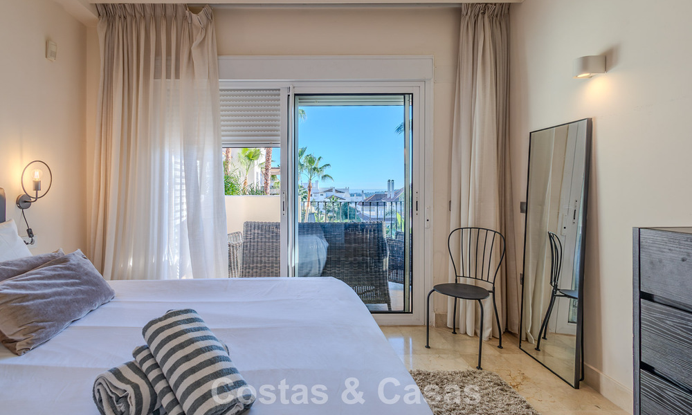 Apartamento de lujo en venta en un complejo resort de primera clase en Nueva Andalucía, Marbella 790309