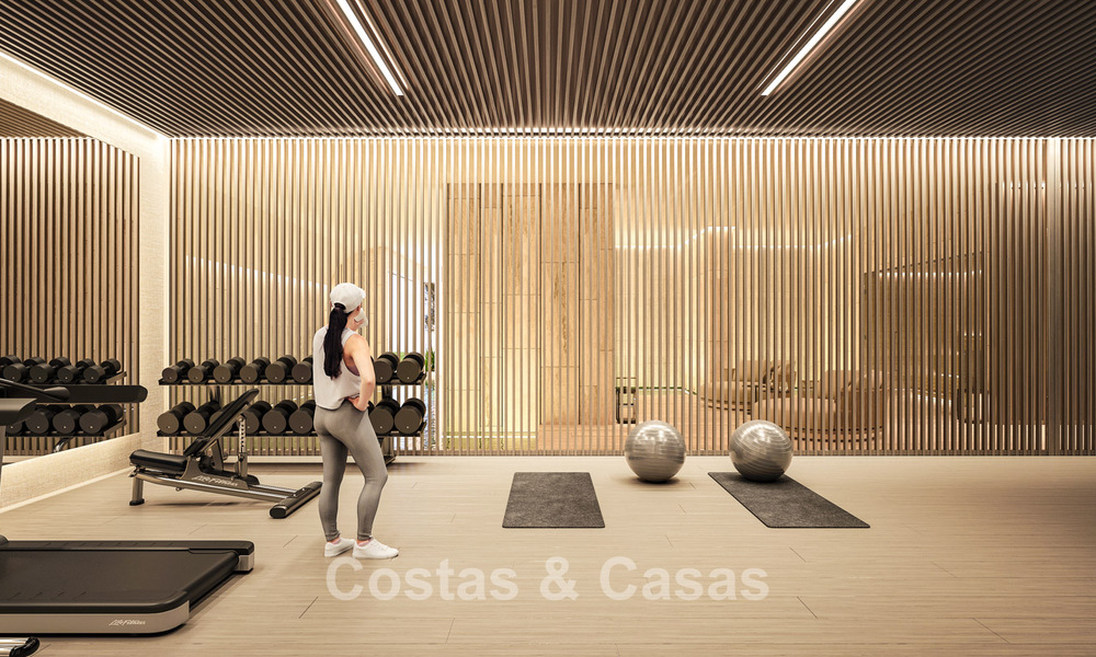 Villa de primera clase en venta con vistas al mar en un entorno cerrado y vigilado en Sotogrande, Costa del Sol 790720