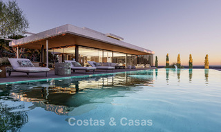 Obra maestra arquitectónica con vistas al mar espectaculares en venta en una comunidad privada y cerrada en Sotogrande, Costa del Sol 790749 