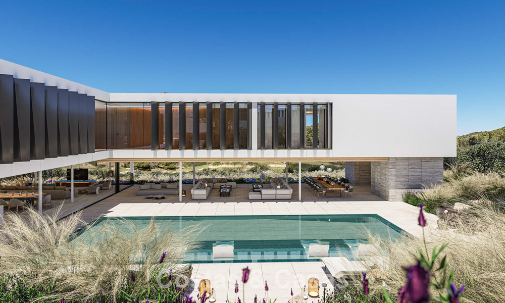 Villa de diseño arquitectónico en venta, en primera línea de golf, en una exclusiva urbanización privada en Sotogrande, Costa del Sol 790772