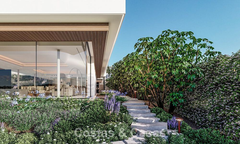 Villa de diseño arquitectónico en venta, en primera línea de golf, en una exclusiva urbanización privada en Sotogrande, Costa del Sol 790775