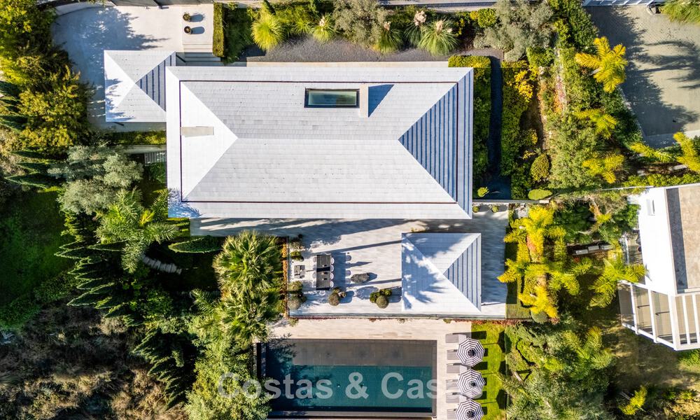 Villa de lujo contemporánea con vistas panorámicas a la montaña y al mar en venta en las colinas de Marbella Este 790948