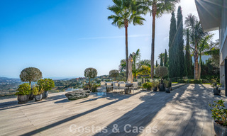 Villa de lujo contemporánea con vistas panorámicas a la montaña y al mar en venta en las colinas de Marbella Este 790950 