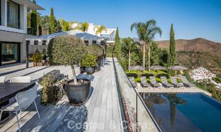 Villa de lujo contemporánea con vistas panorámicas a la montaña y al mar en venta en las colinas de Marbella Este 790956 