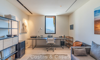 Villa de lujo contemporánea con vistas panorámicas a la montaña y al mar en venta en las colinas de Marbella Este 790969 