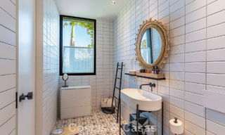 Villa de lujo contemporánea con vistas panorámicas a la montaña y al mar en venta en las colinas de Marbella Este 790974 