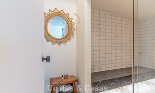 Villa de lujo contemporánea con vistas panorámicas a la montaña y al mar en venta en las colinas de Marbella Este 790977 