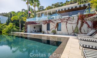 Villa de lujo contemporánea con vistas panorámicas a la montaña y al mar en venta en las colinas de Marbella Este 790981 