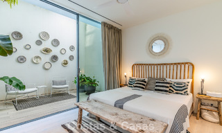 Villa de lujo contemporánea con vistas panorámicas a la montaña y al mar en venta en las colinas de Marbella Este 790982 