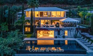 Villa de lujo contemporánea con vistas panorámicas a la montaña y al mar en venta en las colinas de Marbella Este 791003 