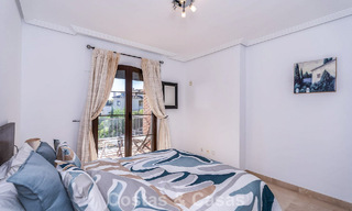 Apartamento mediterráneo con vistas al golf y al mar en venta en un resort de golf en las colinas de Marbella - Benahavís 790939 