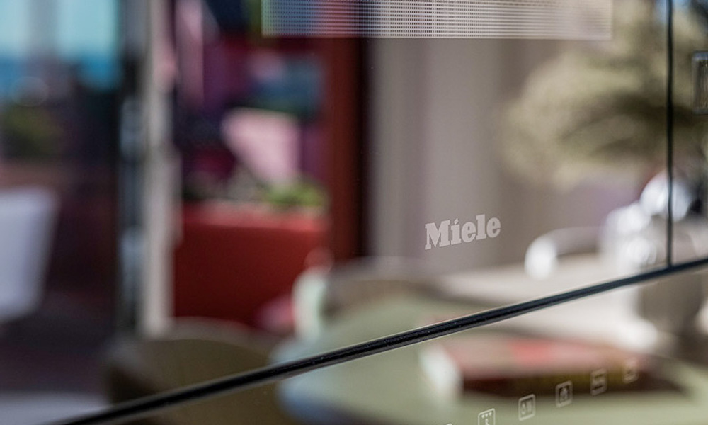 Amplio ático en venta con vista al mar en un icónico complejo, primera línea de playa entre Marbella y Estepona 790860