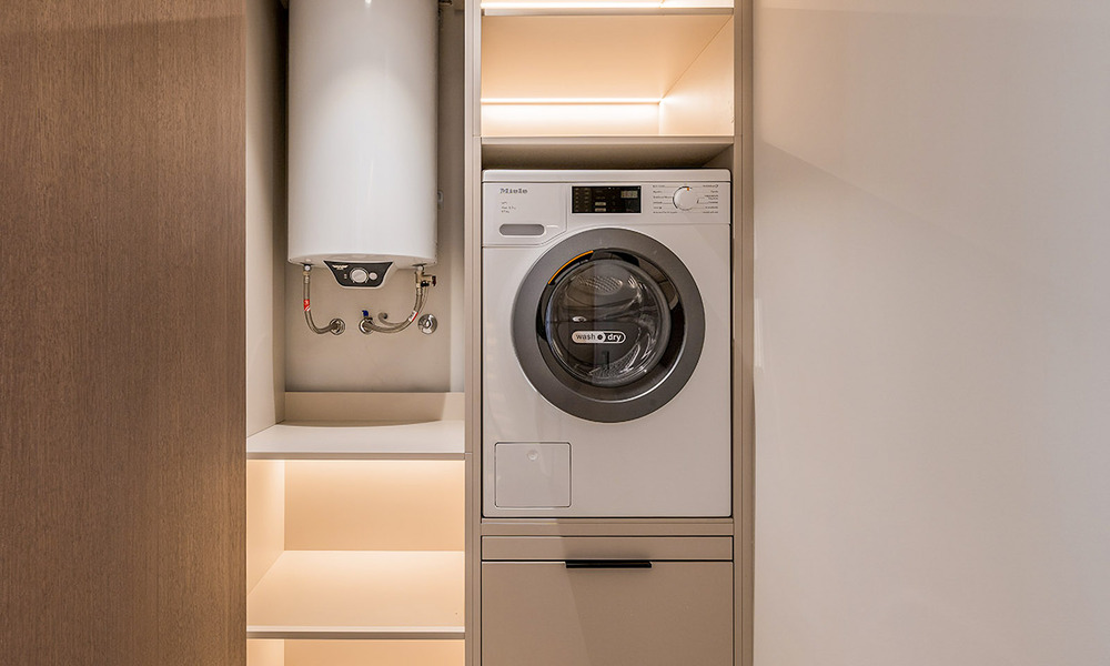 Amplio ático en venta con vista al mar en un icónico complejo, primera línea de playa entre Marbella y Estepona 790862