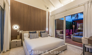 Amplio ático en venta con vista al mar en un icónico complejo, primera línea de playa entre Marbella y Estepona 790872 