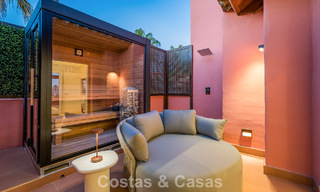 Amplio ático en venta con vista al mar en un icónico complejo, primera línea de playa entre Marbella y Estepona 790873 