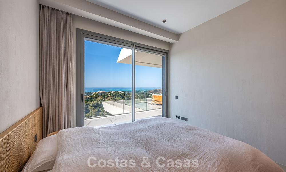 Apartamento moderno, luminoso y de lujo con vistas panorámicas al mar en venta en Benahavís - Marbella 791156
