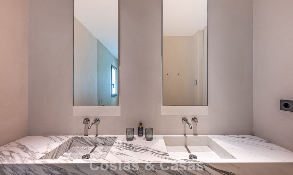 Apartamento moderno, luminoso y de lujo con vistas panorámicas al mar en venta en Benahavís - Marbella 791160