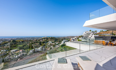 Apartamento moderno, luminoso y de lujo con vistas panorámicas al mar en venta en Benahavís - Marbella 791172