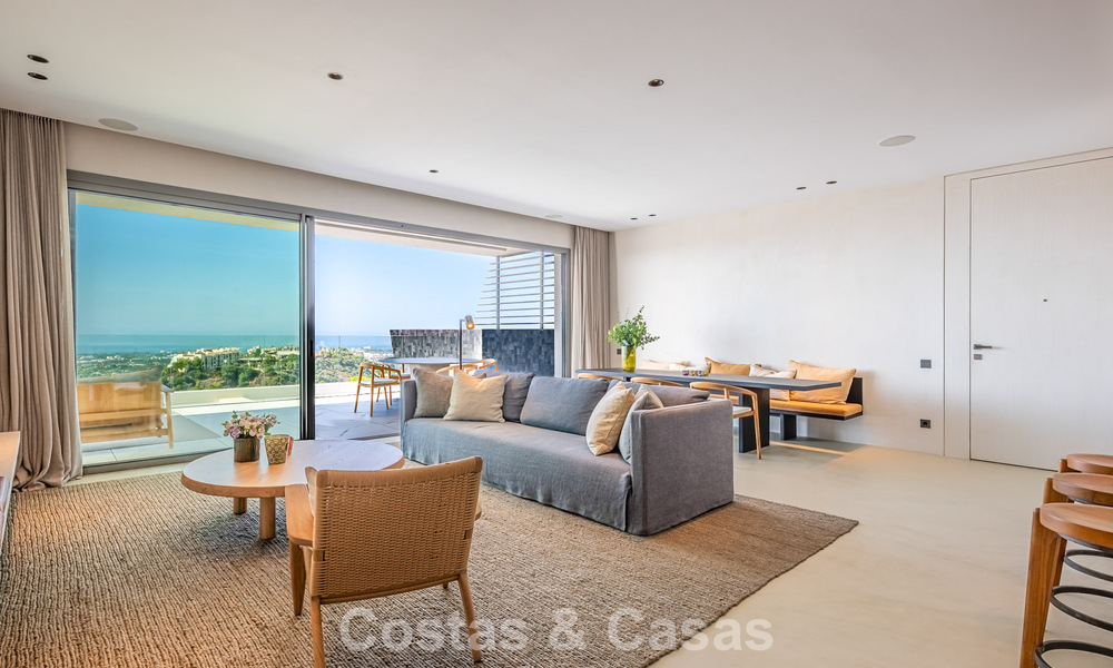 Apartamento moderno, luminoso y de lujo con vistas panorámicas al mar en venta en Benahavís - Marbella 791179