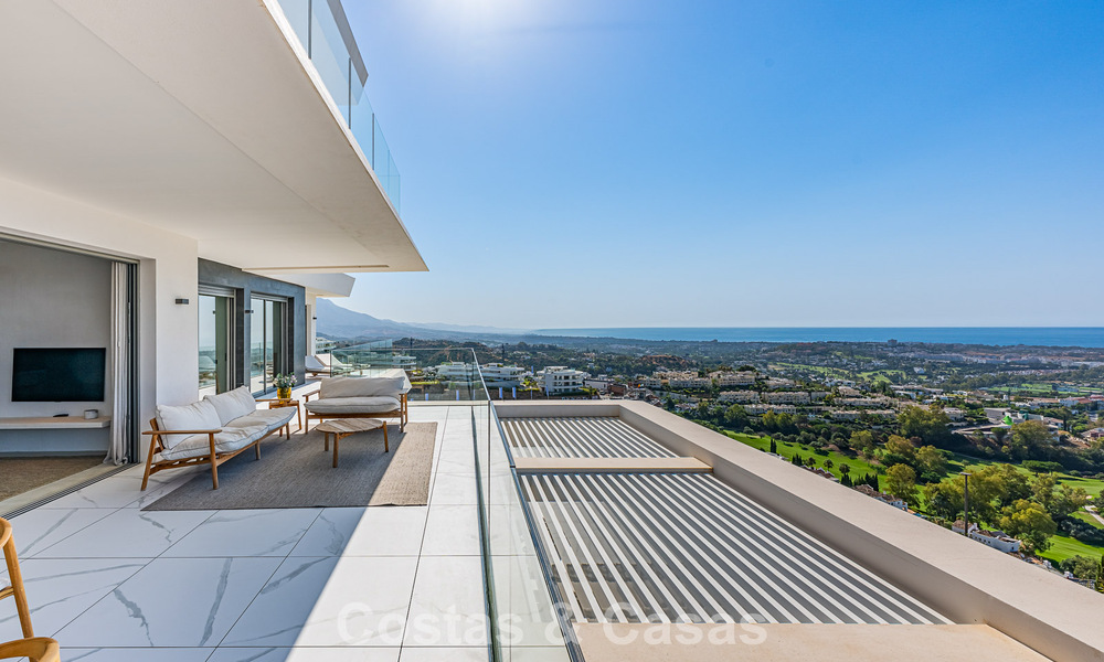 Apartamento moderno, luminoso y de lujo con vistas panorámicas al mar en venta en Benahavís - Marbella 791190