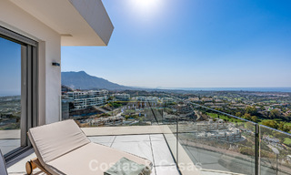 Apartamento moderno, luminoso y de lujo con vistas panorámicas al mar en venta en Benahavís - Marbella 791193 