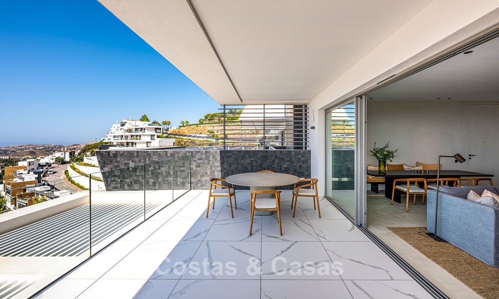 Apartamento moderno, luminoso y de lujo con vistas panorámicas al mar en venta en Benahavís - Marbella 791199