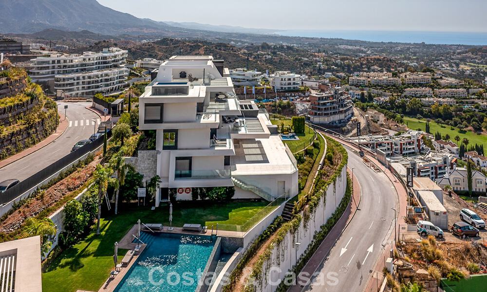 Apartamento moderno, luminoso y de lujo con vistas panorámicas al mar en venta en Benahavís - Marbella 791208