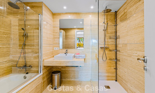 Apartamento con jardín y vistas al mar en venta en complejo cerrado en Marbella - Benahavís 791249 